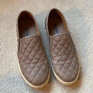steve madden quilted tan sneakers